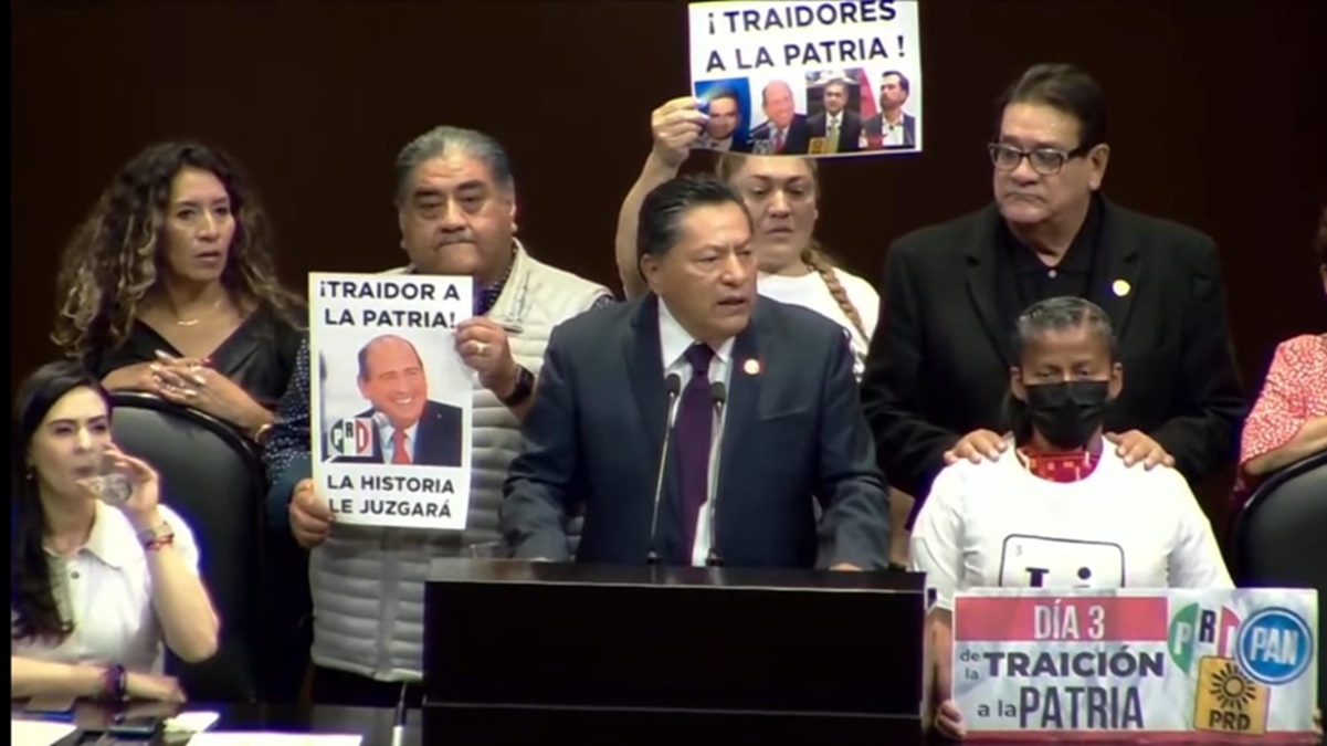 Morena y PT exhiben en plena sesión a “diputados traidores” que votaron contra reforma eléctrica
