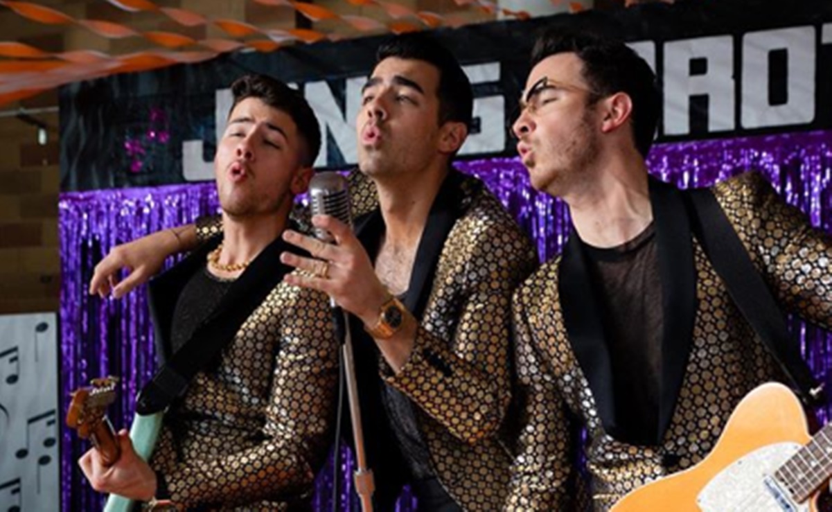 Jonas Brothers lanza divertido video con sus parejas 