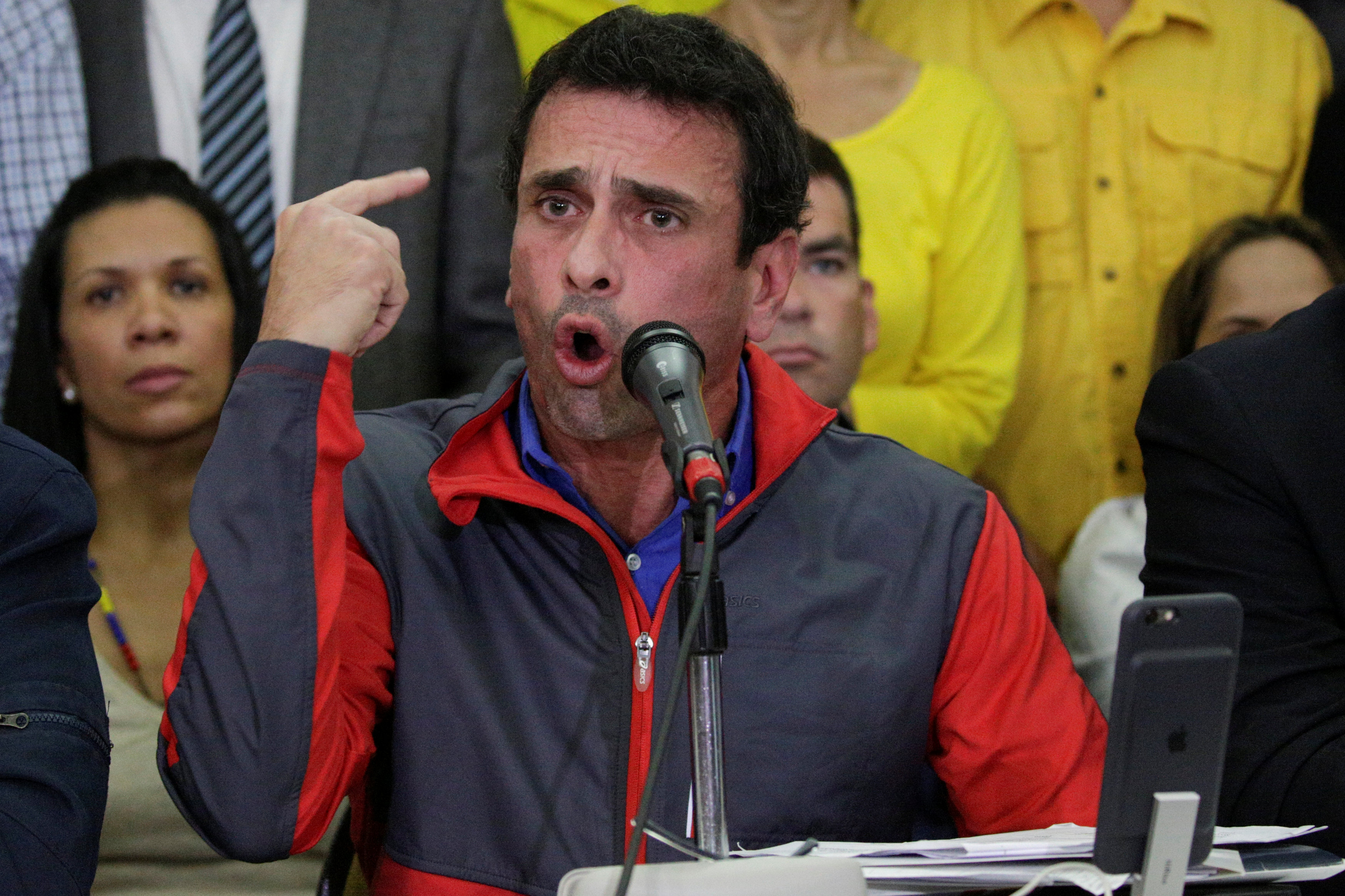 Opositor Capriles desconoce diálogo con gobierno de Maduro