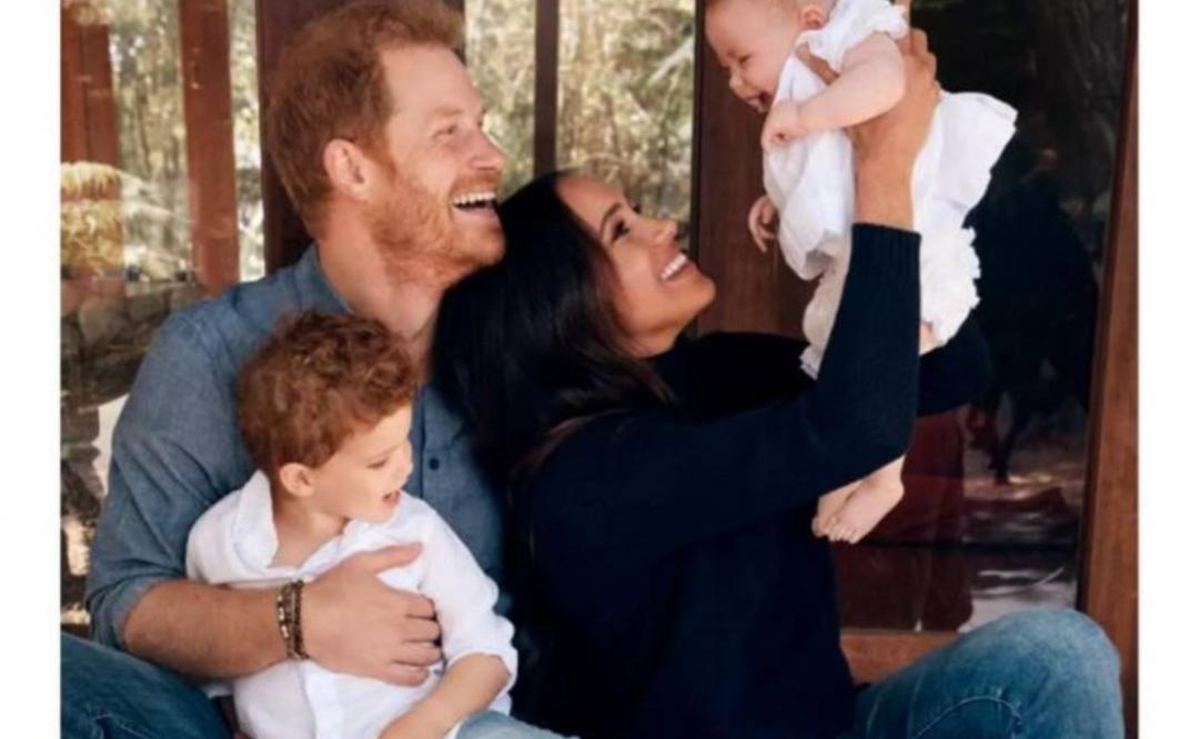 Carlos III mueve las piezas, el sitio de la familia real da su lugar a Lilibet y Archie como 'príncipes'