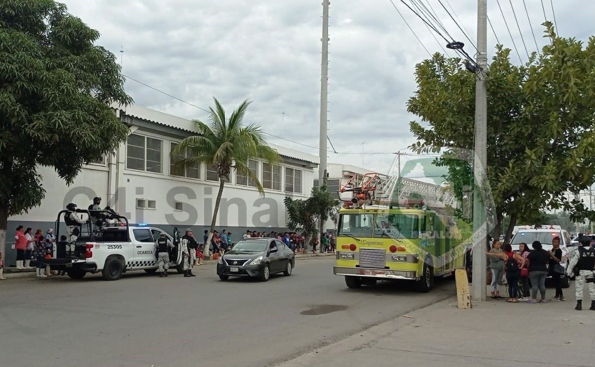 Por fuga de amoníaco, desalojan a 185 trabajadores de planta congeladora en Mazatlán, Sinaloa