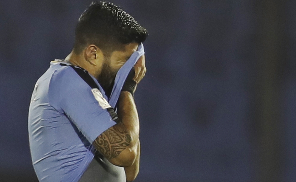 Con Suárez en recuperación, Uruguay visita a Paraguay