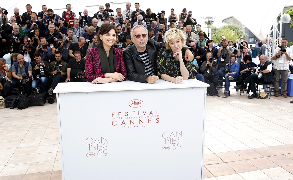 Parodia extravagante y grotesca sorprende en Cannes
