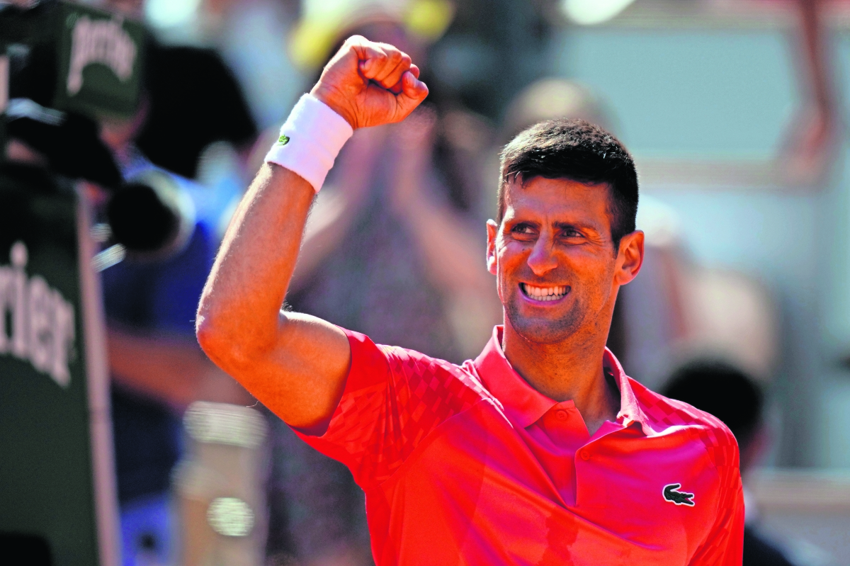 Djokovic triunfa y sigue haciendo historia