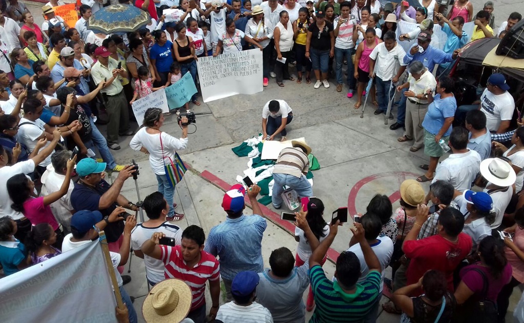 Marchan maestros en 26 municipios de Chiapas