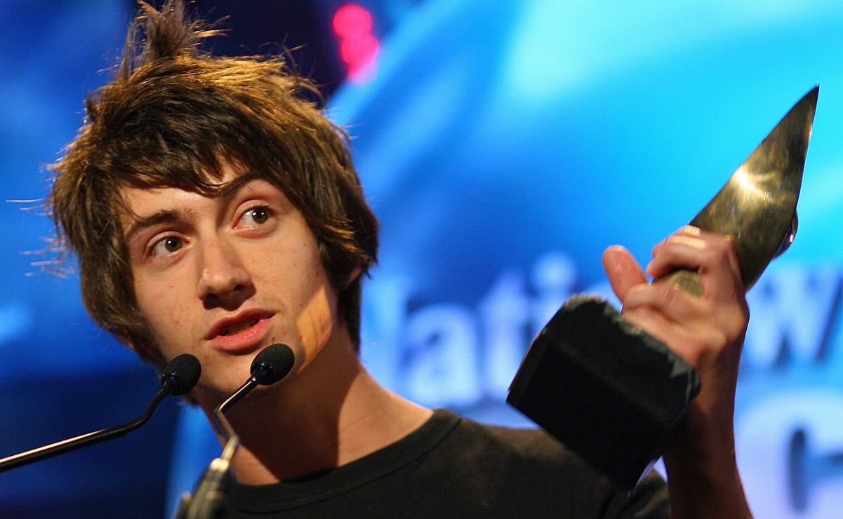 Alex Turner, de Arctic Monkeys, se hace viral por supuesto acoso