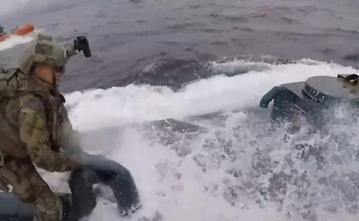 Difunden video de guardacostas de EU que interceptó narcosubmarino en el Pacífico