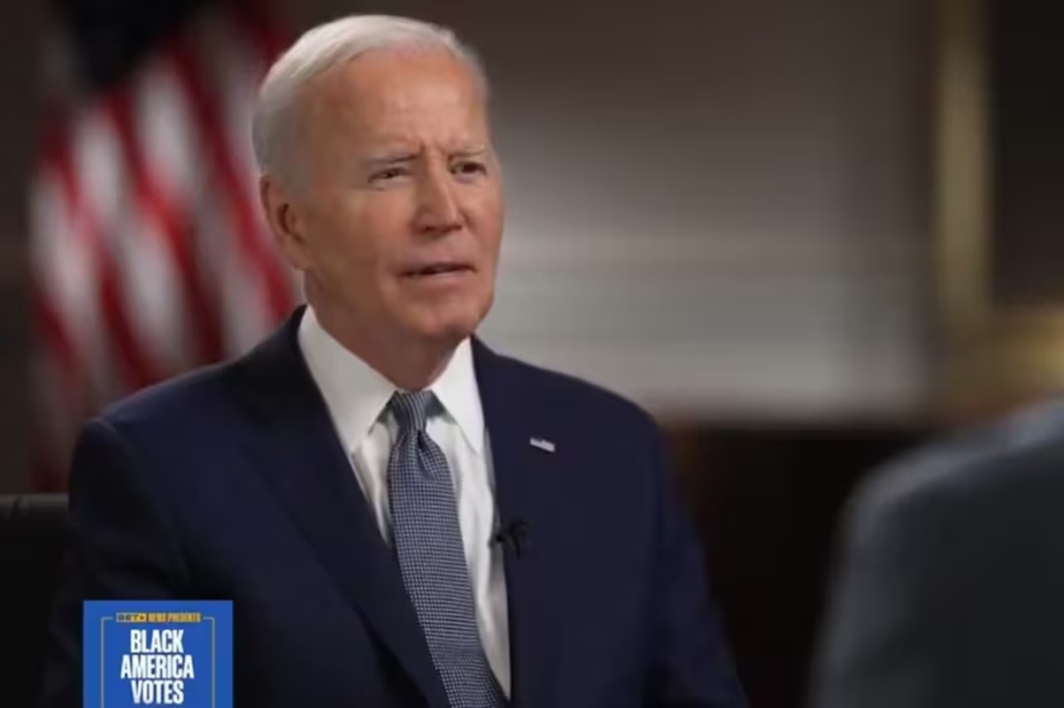 Joe Biden olvida el nombre de su secretario de Defensa y lo llama "el tipo negro"