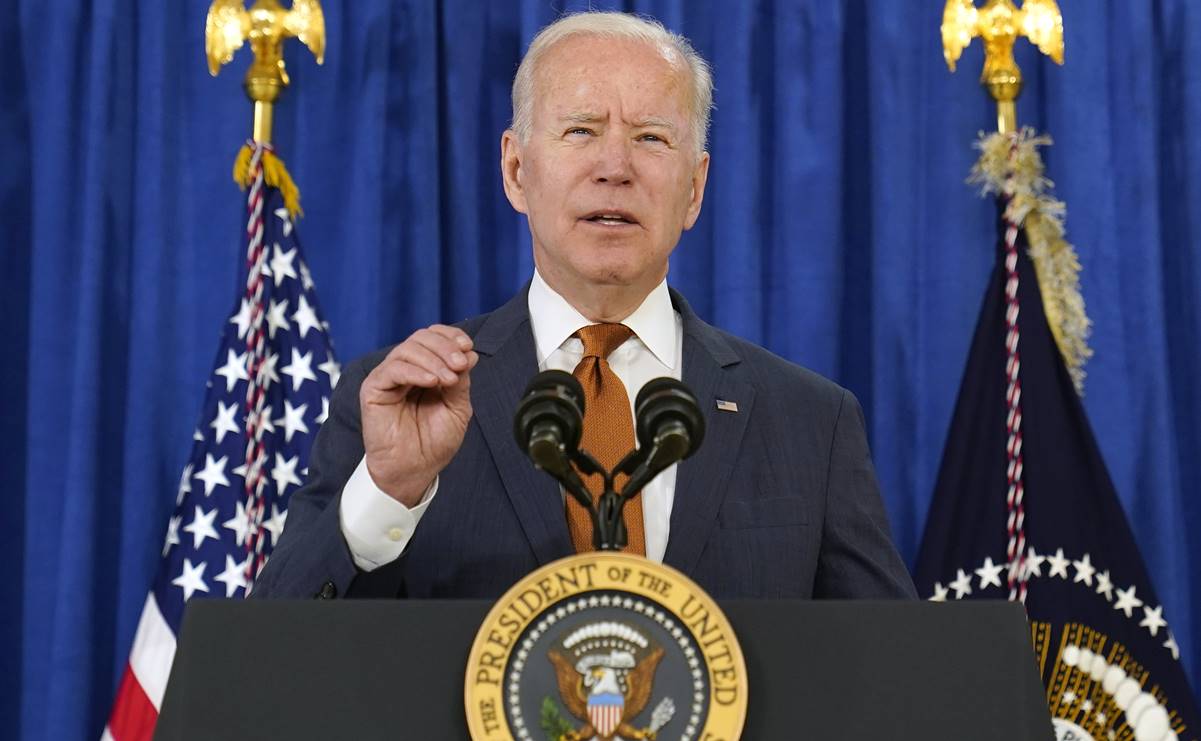 Biden señala "alerta roja" por cambio climático al visitar área de NY golpeada por Ida