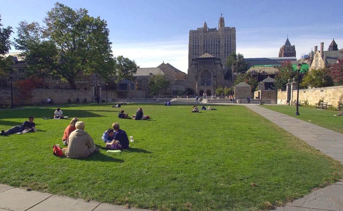 Yale y Princeton se suman a demanda contra decisión de visas de estudiantes