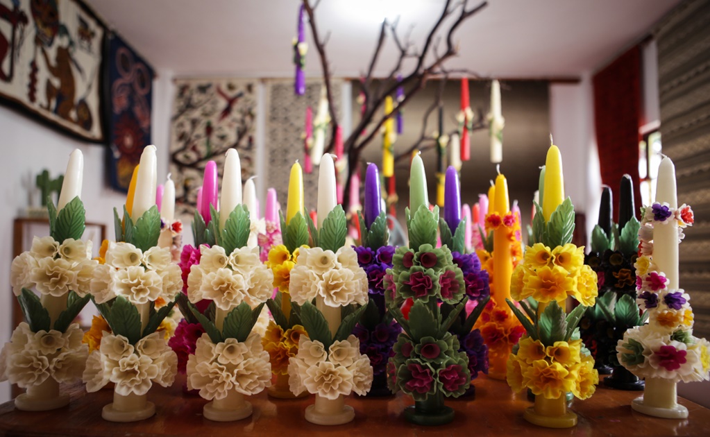 Candles, a tradition lighting new generations in Oaxaca