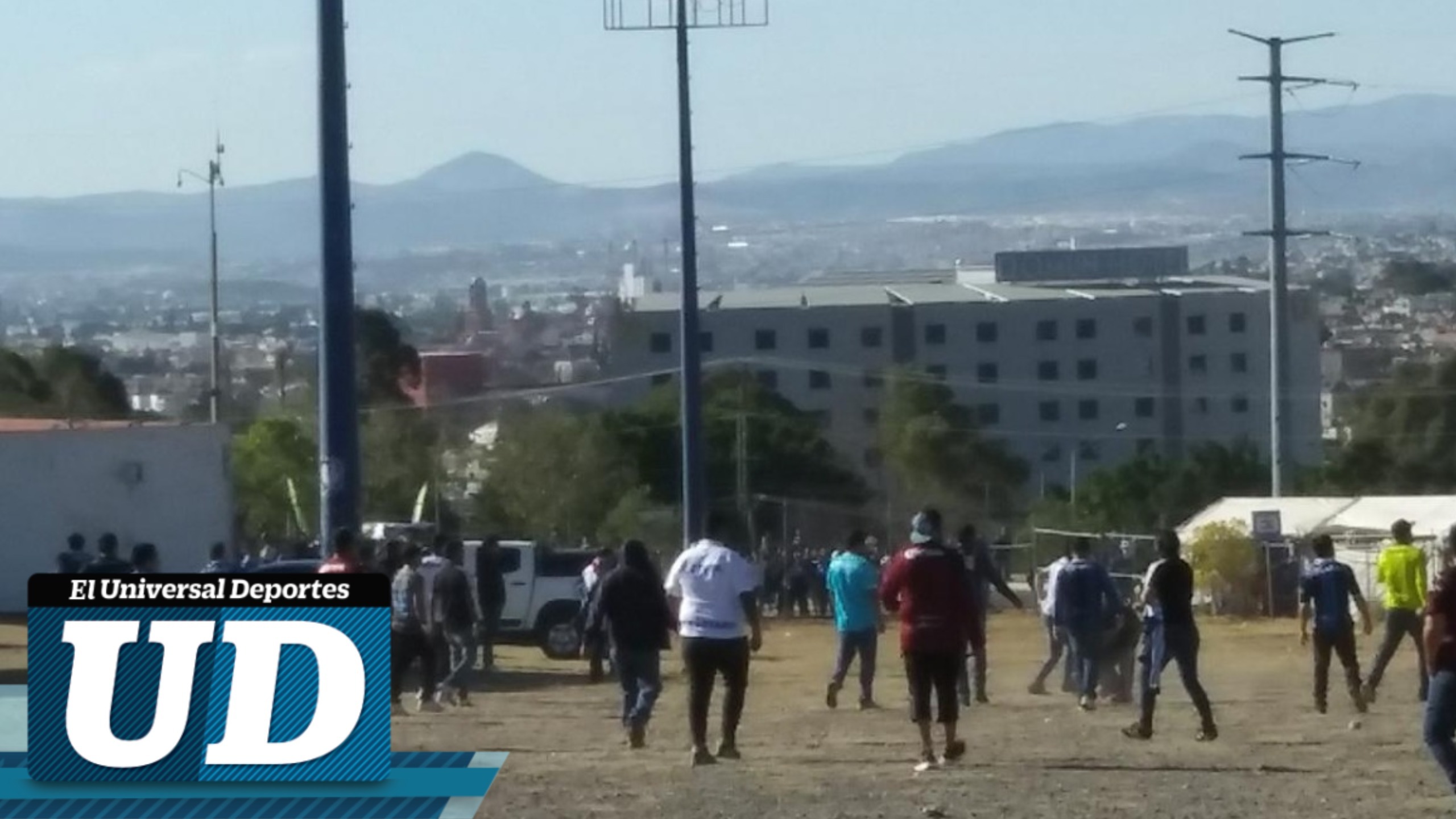 Conato de Bronca previo al Querétaro vs Pumas 