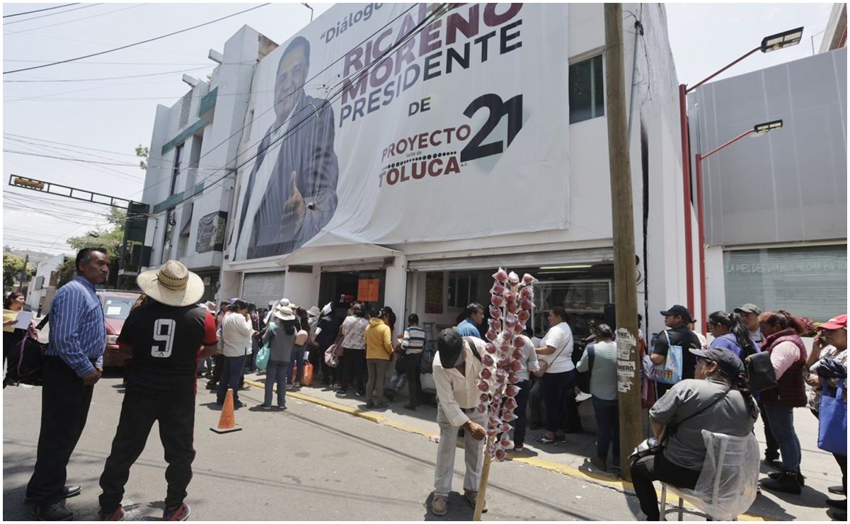 Manifestantes reclaman pago a candidato de Morena en Toluca, aseguran que eran observadores electorales
