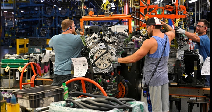 Suspenden a 6 mil empleados de General Motors en México por huelga en EU