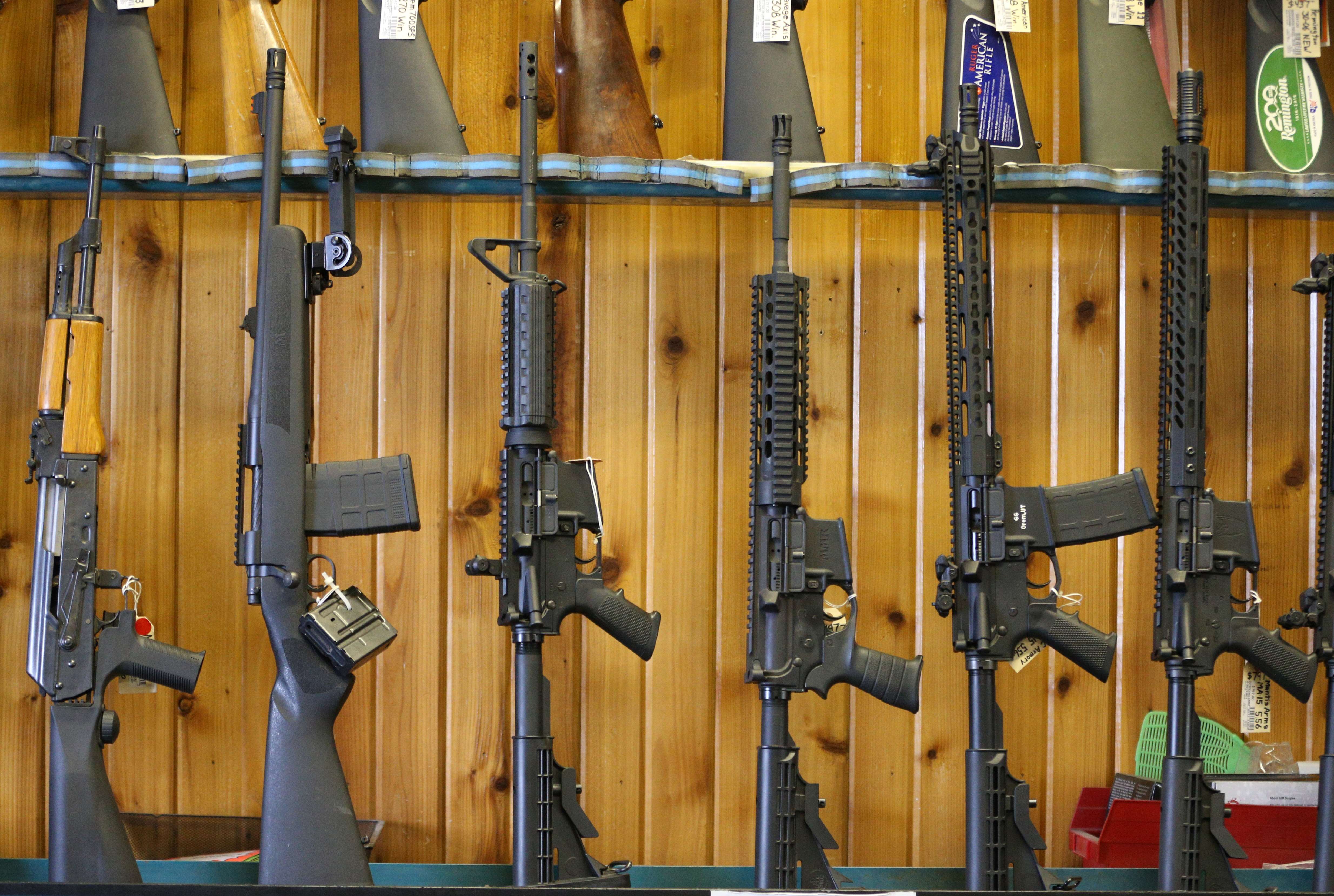Cámara Baja de EU aprueba ley de seguridad escolar sin aumentar control de armas
