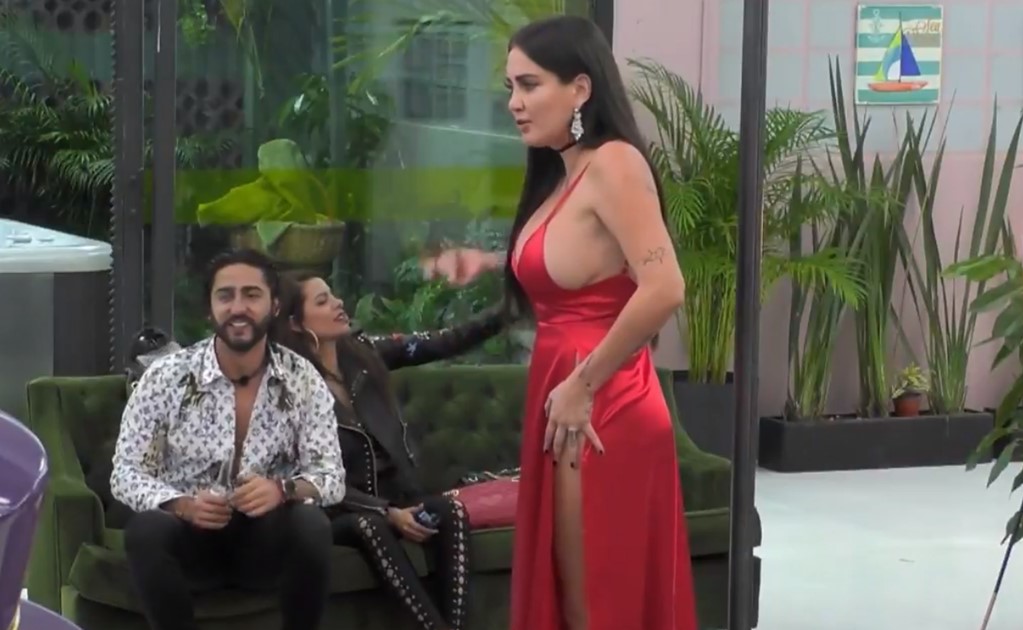 Sin ropa interior, Celia Lora entra a la casa de "Acapulco Shore"