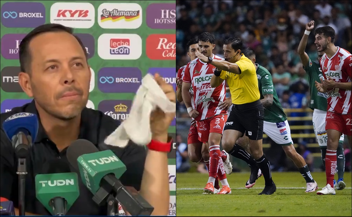 ¿Protesta contra el arbitraje? Lalo Fentanes mostró un pañuelo blanco tras el empate contra el León