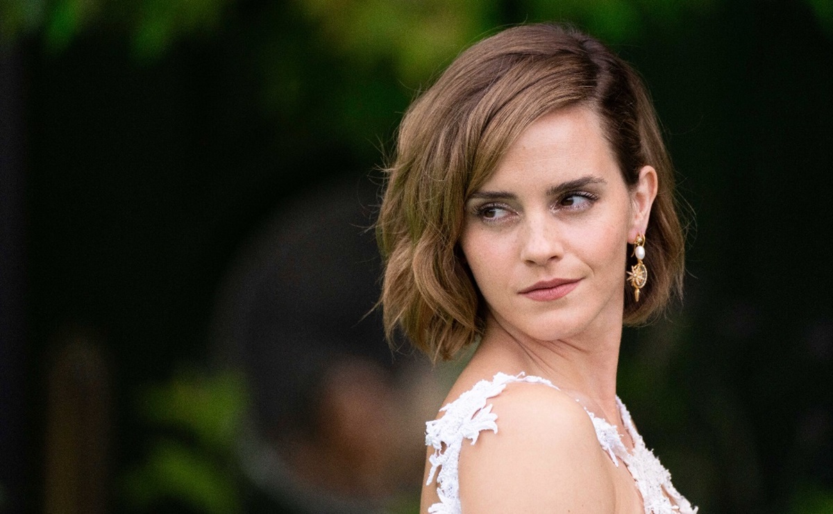 Emma Watson deslumbra con atuendo creado con 10 vestidos de novia