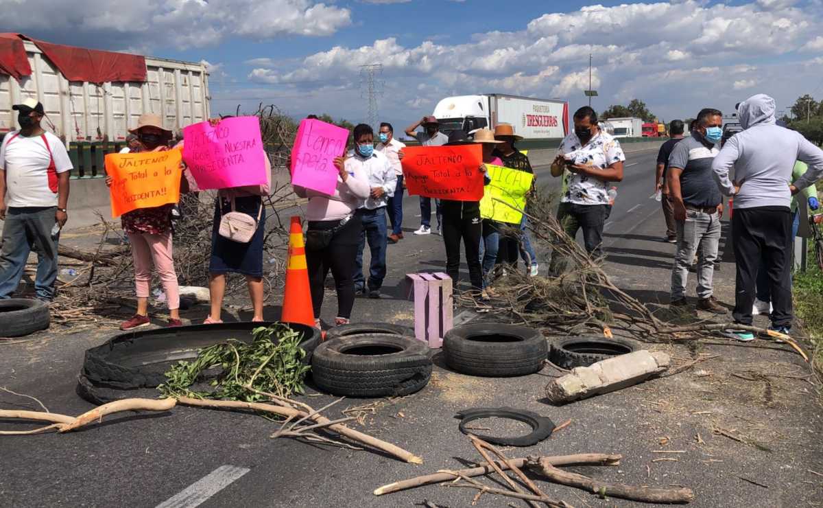 “Aleatica se está agandallando territorio que no le corresponde”: manifestantes cierran Circuito Exterior Mexiquense