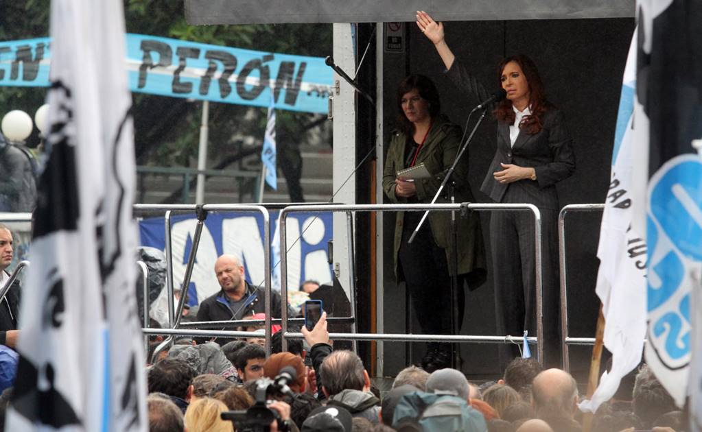 Kirchner convoca a crear frente ciudadano anti-Macri