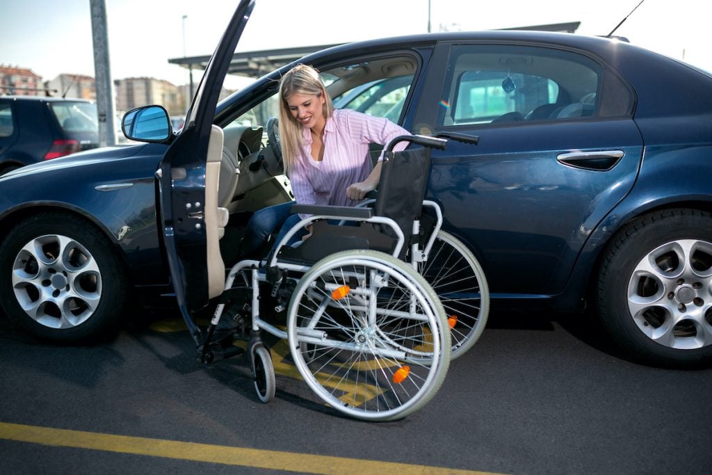 Cómo sacar placas de discapacidad para mi auto