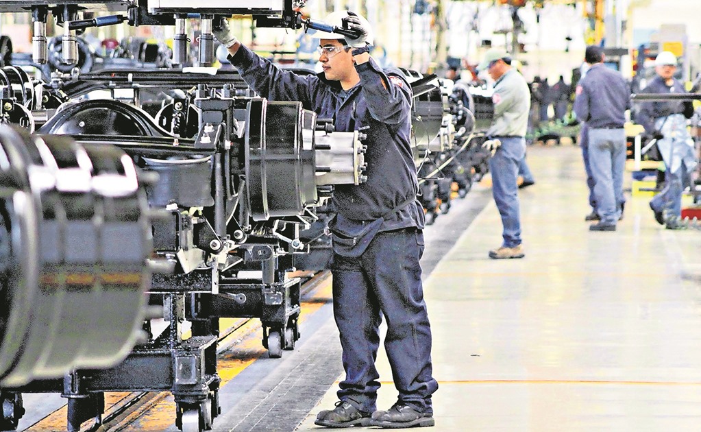 ​AMIA corrige cifras de producción automotriz en enero