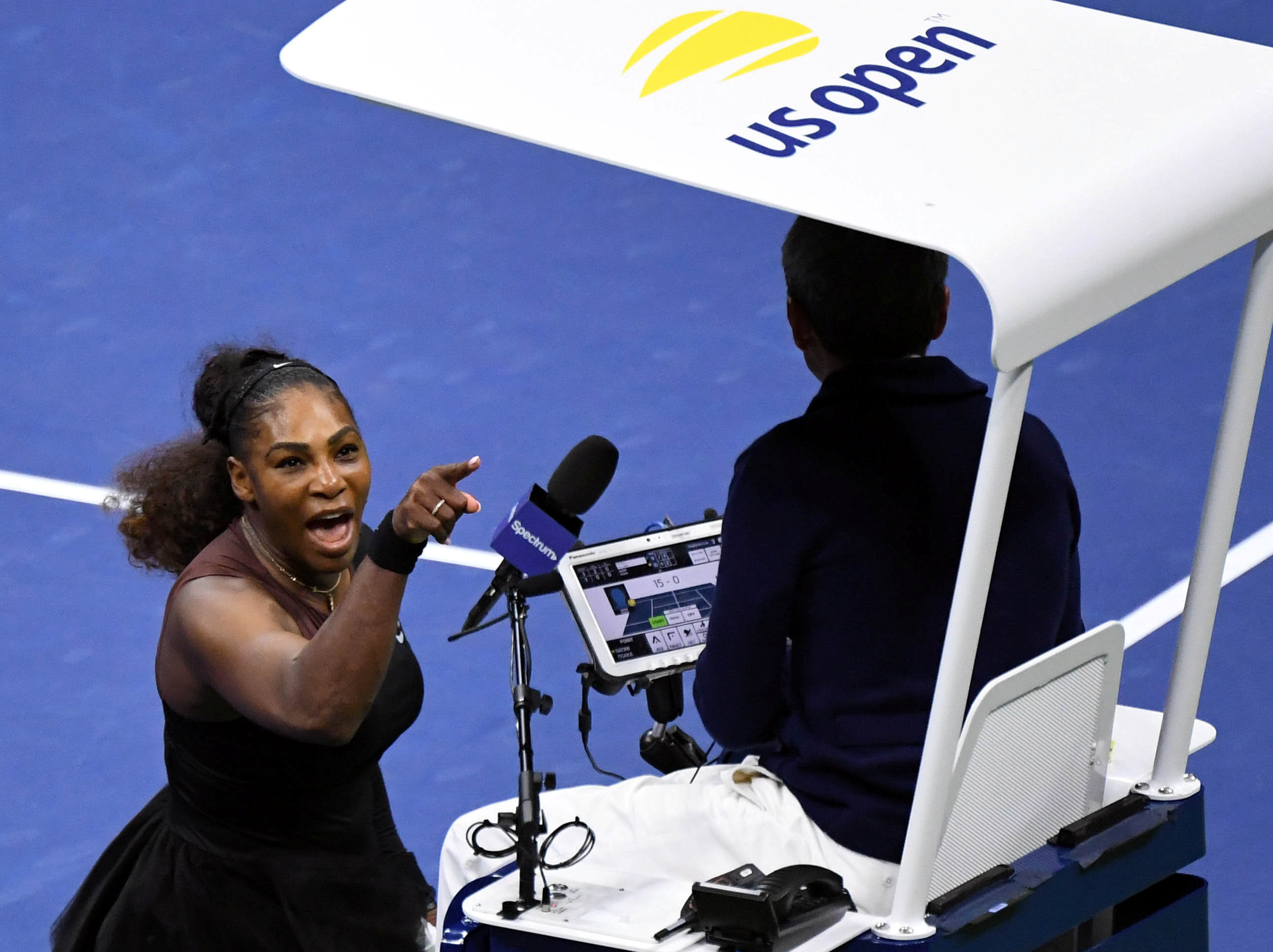 Fuerte multa para Serena Williams