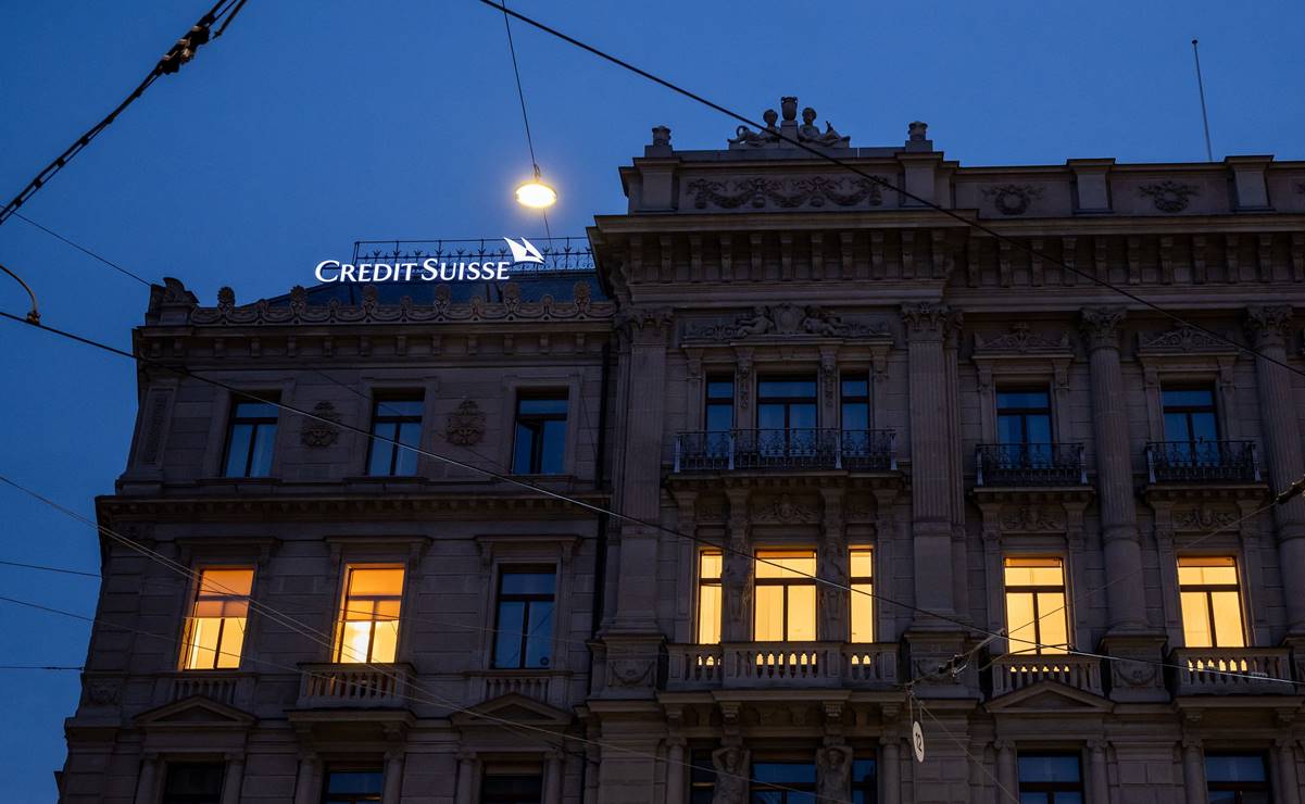 UBS continúa negociaciones para adquirir a Credit Suisse