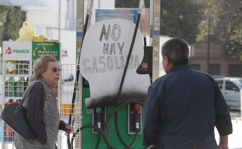 Reportan gasolineras cerradas en 2 alcaldías de CDMX