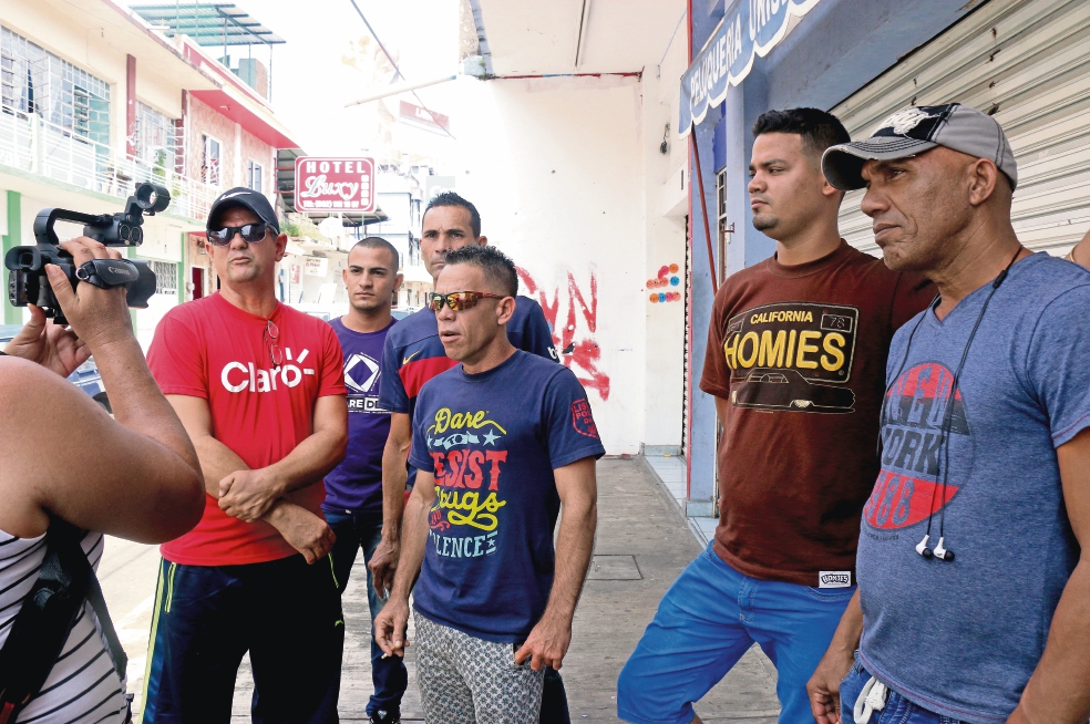 Migrantes cubanos denuncian extorsiones ante la CNDH