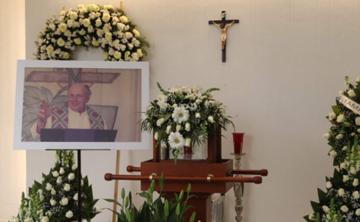 Familiares y amigos cercanos despiden a Onésimo Cepeda, obispo emérito de Ecatepec