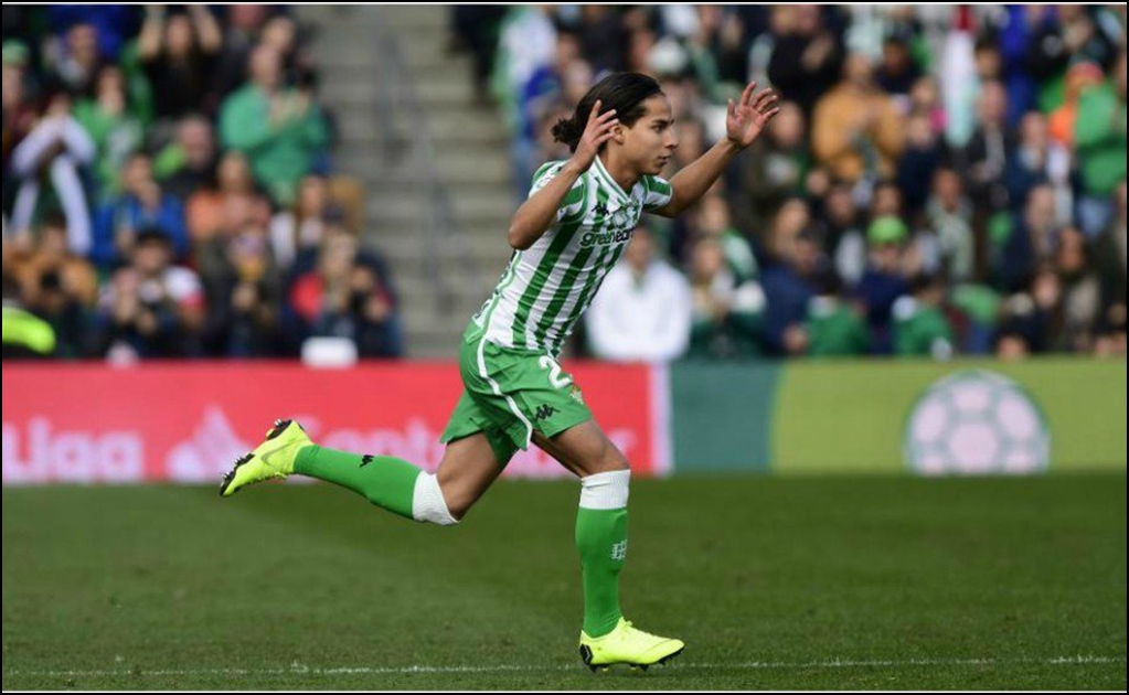 Lainez marca golazo en el entrenamiento del Betis