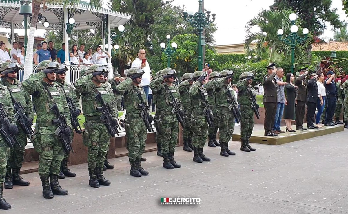 Ejército realiza desfile por el 145 aniversario de la fundación de Aguililla, Michoacán 