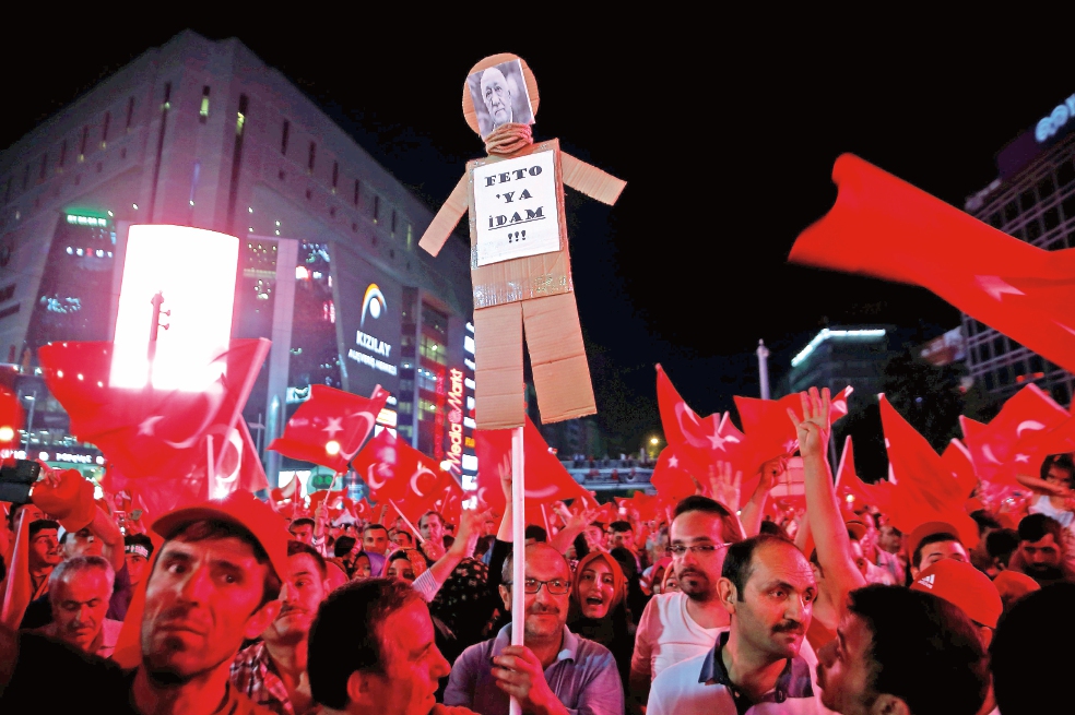 Piden en Turquía muerte para golpistas 