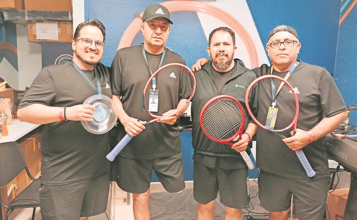 Los encordadores son los “magos de las cuerdas” en el Abierto Mexicano de Tenis