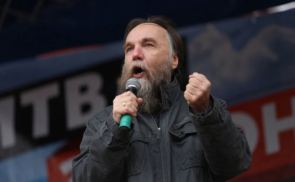 Así es Alexander Dugin, el “Rasputin” de Vladimir Putin y defensor del neoeurasianismo cuya hija murió en un carro bomba