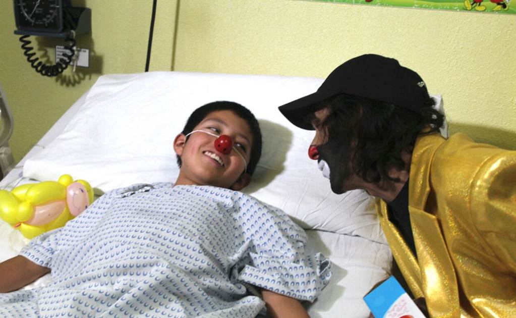 'Cepillín' visita a niños en hospital de Tacubaya 