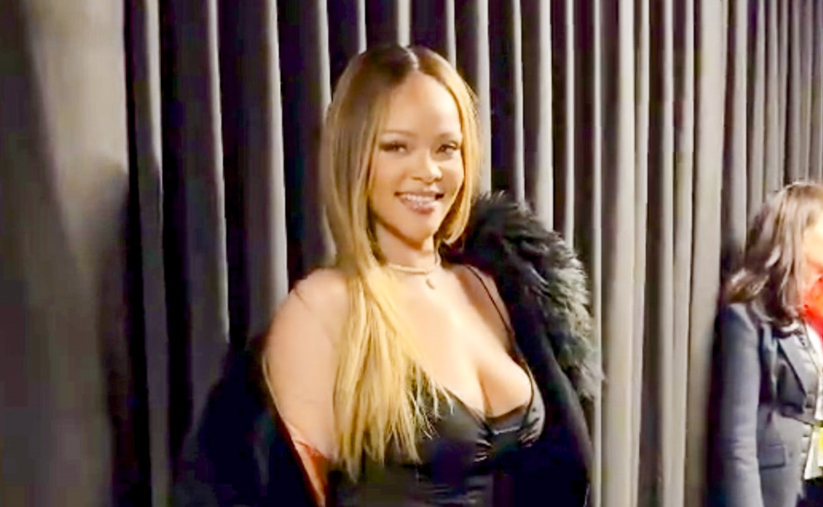 Rihanna y el arriesgado vestido bustier con el que conquistó París