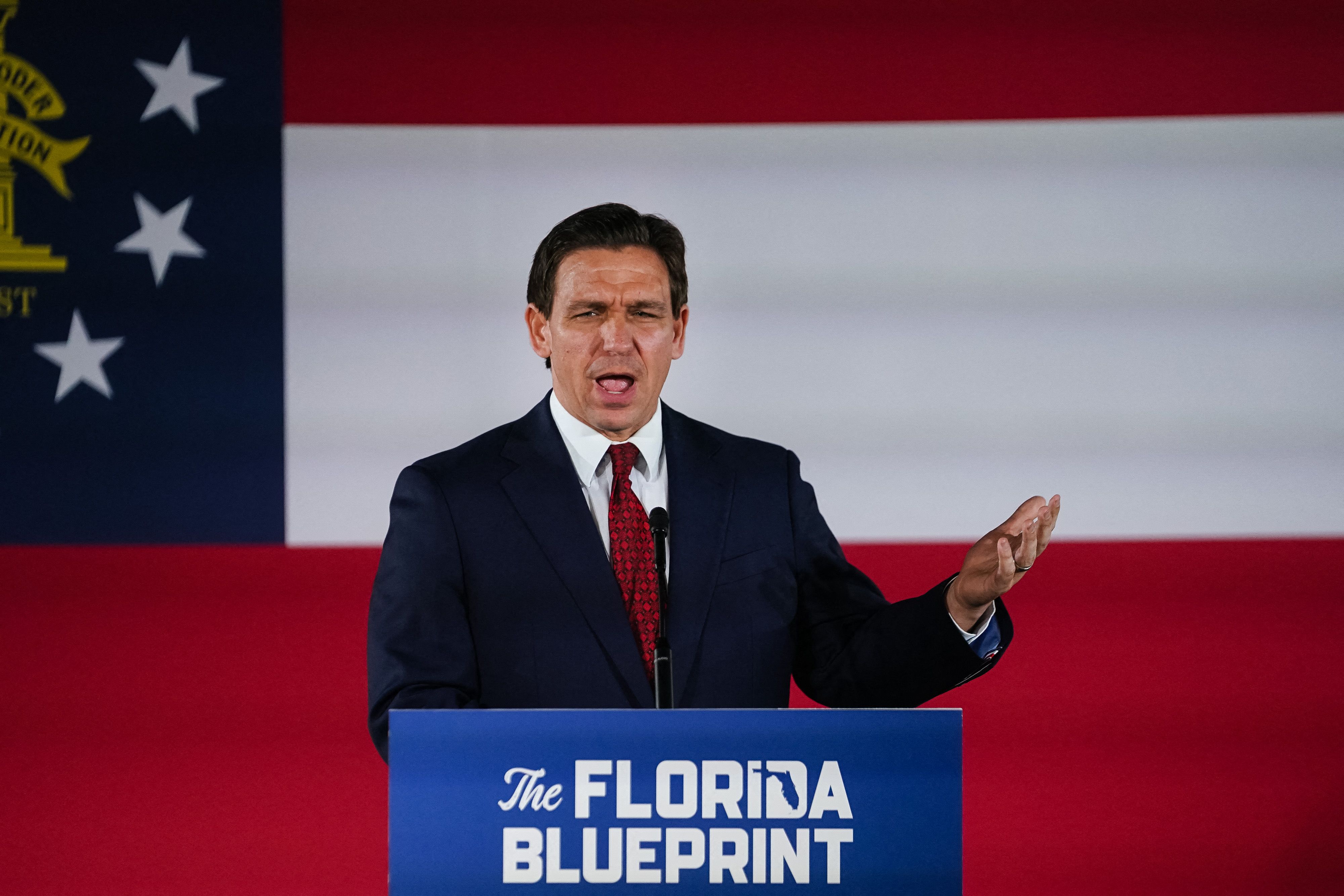 Ron DeSantis firma polémica ley que que prohíbe las redes sociales a menores de 13 años