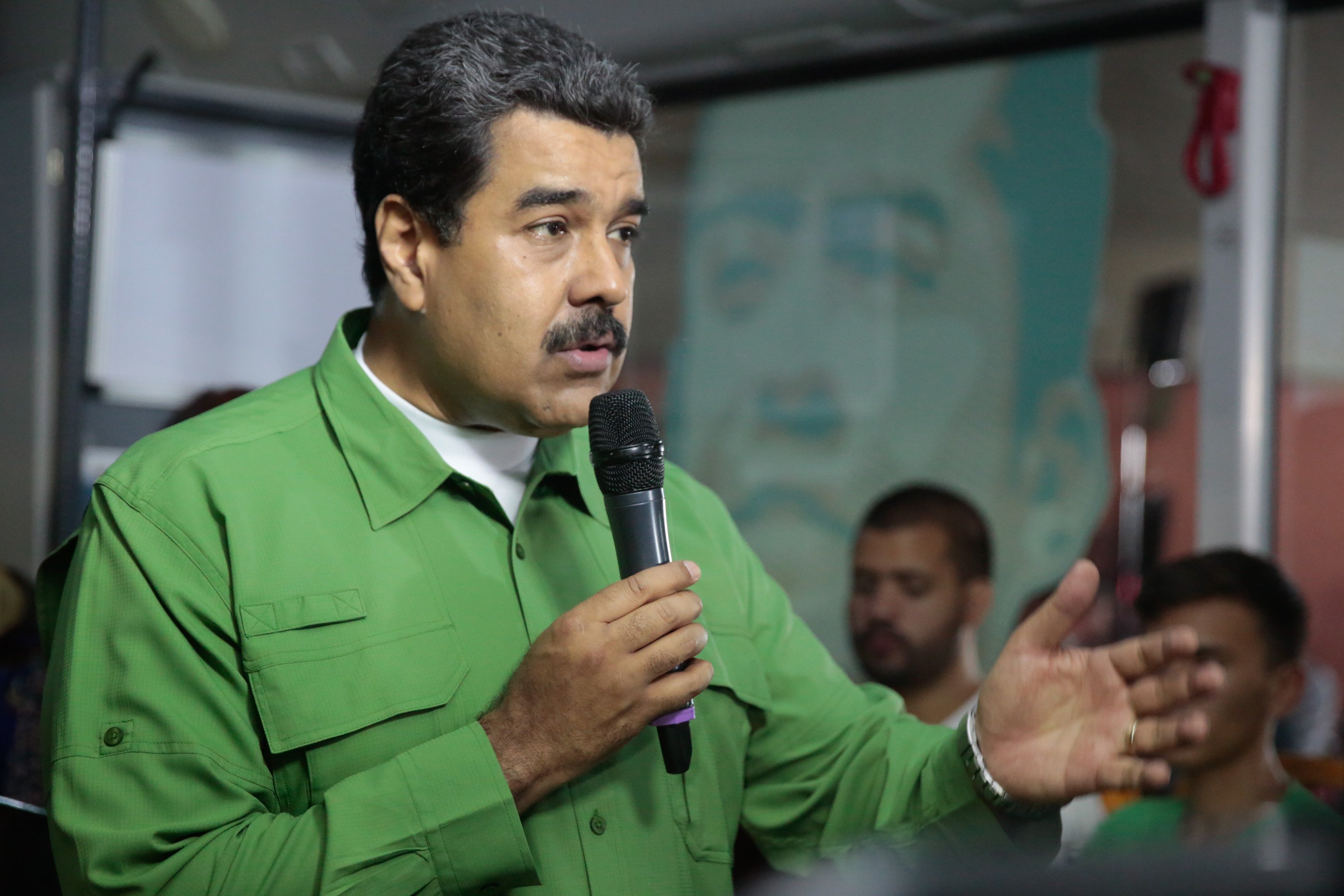 Venezuela. Nicolás Maduro extiende vigencia de billetes de 100 bolívares hasta el 20 de enero