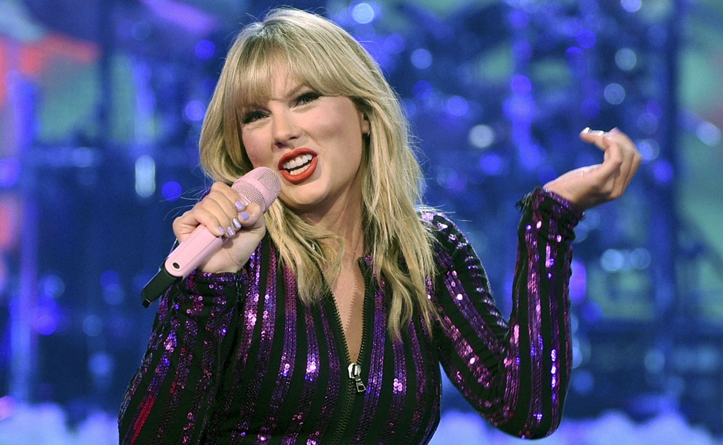 Captan a Taylor Swift bailando y borracha antes de los Teen Choice Awards