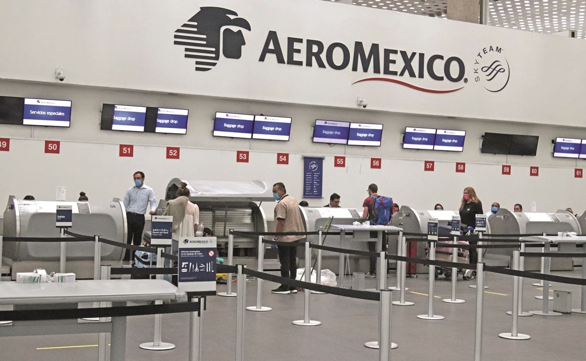 Tras contagio de sobrecargos en Aeroméxico ¿Qué puedes exigir si te cancelan un vuelo?