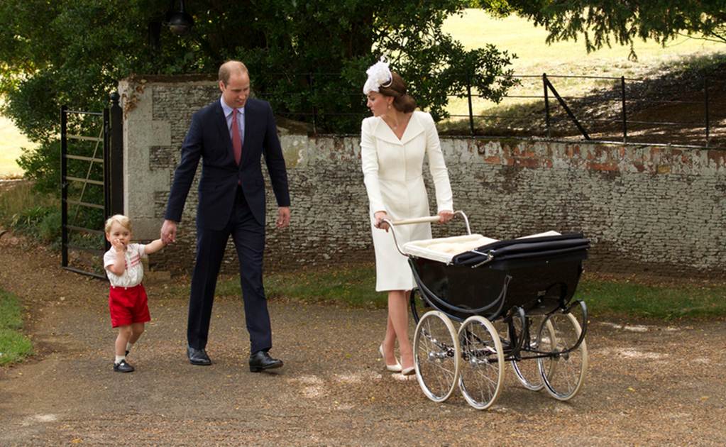 Bautizan a la princesa Carlota