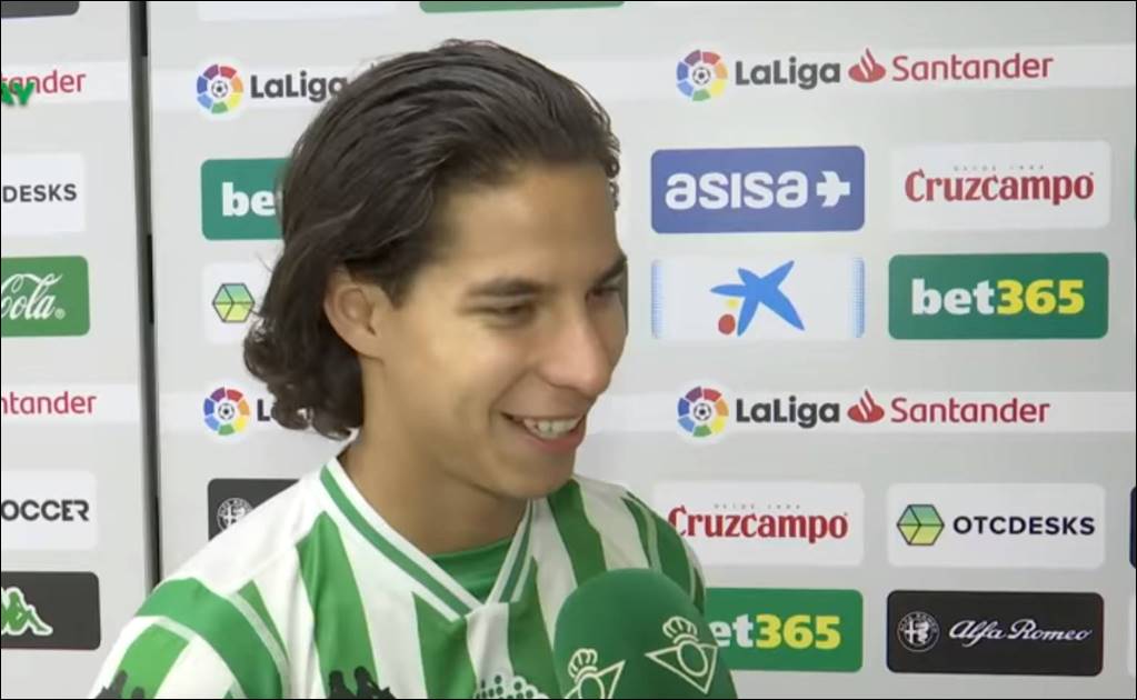 Es un futbol muy distinto: Diego Lainez