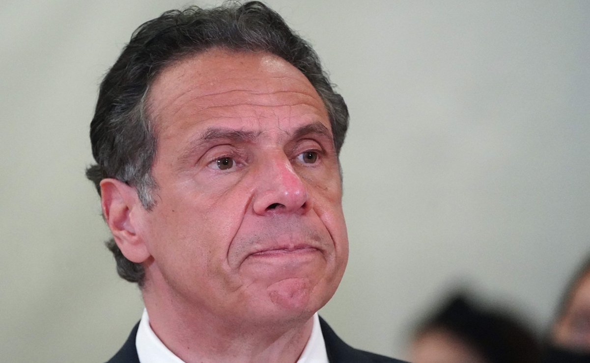 “Su papá cometió errores”, dice Cuomo a sus hijas tras renunciar como gobernador de NY