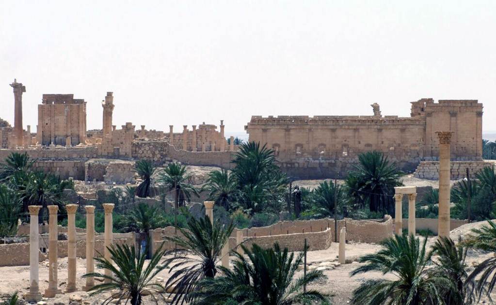 Estado Islámico derriba columnas en Palmira