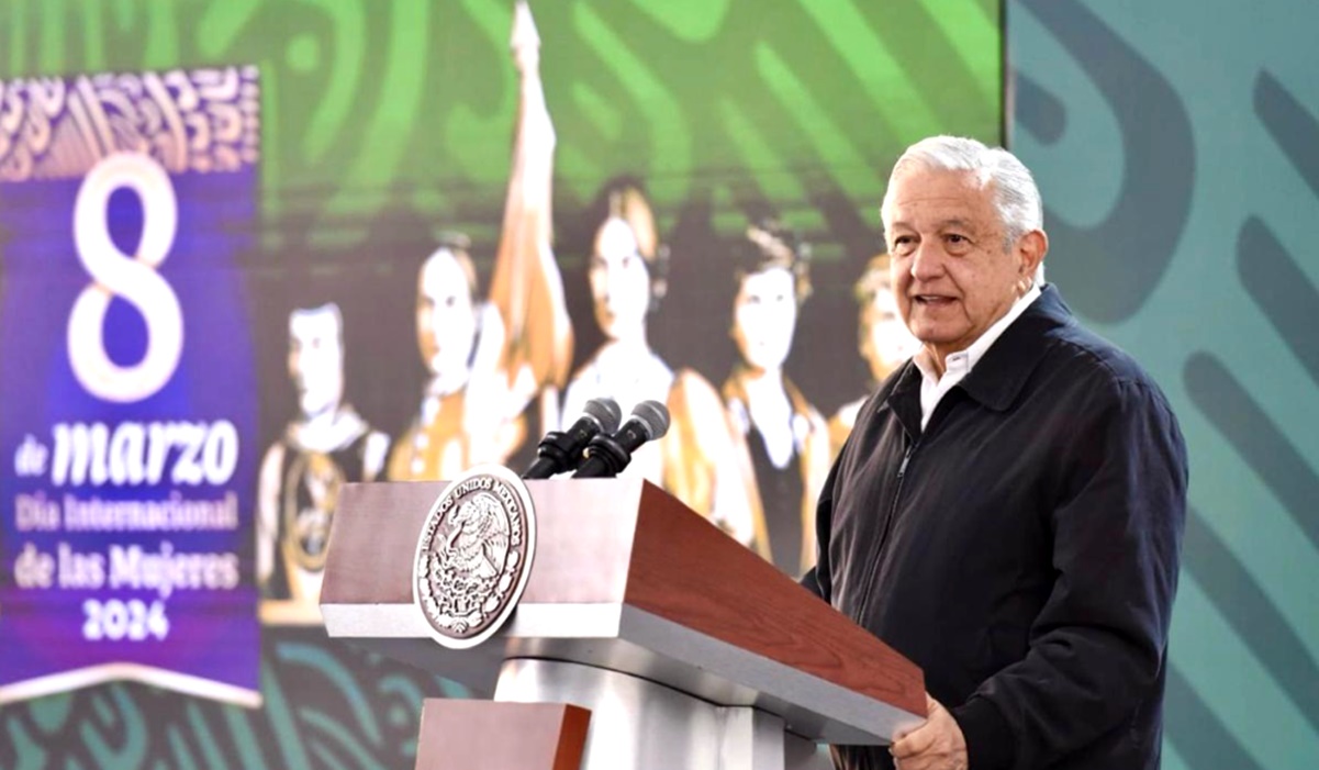 AMLO convoca a abogado de los padres de los 43 normalistas de Ayotzinapa a que actúe con responsabilidad