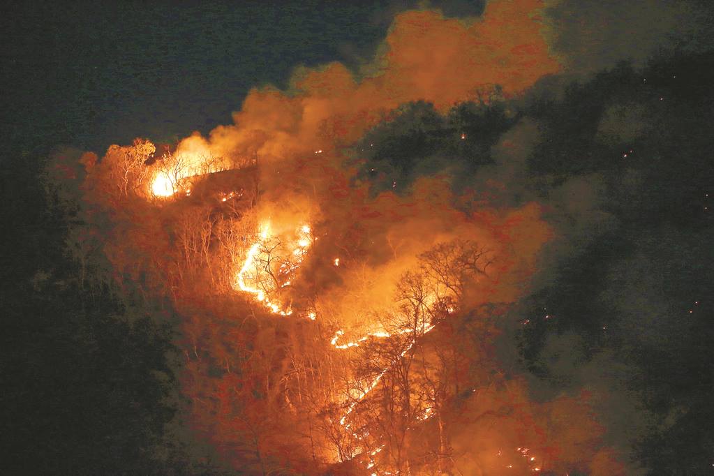 Anuncian equipo vs. incendio en Amazonia