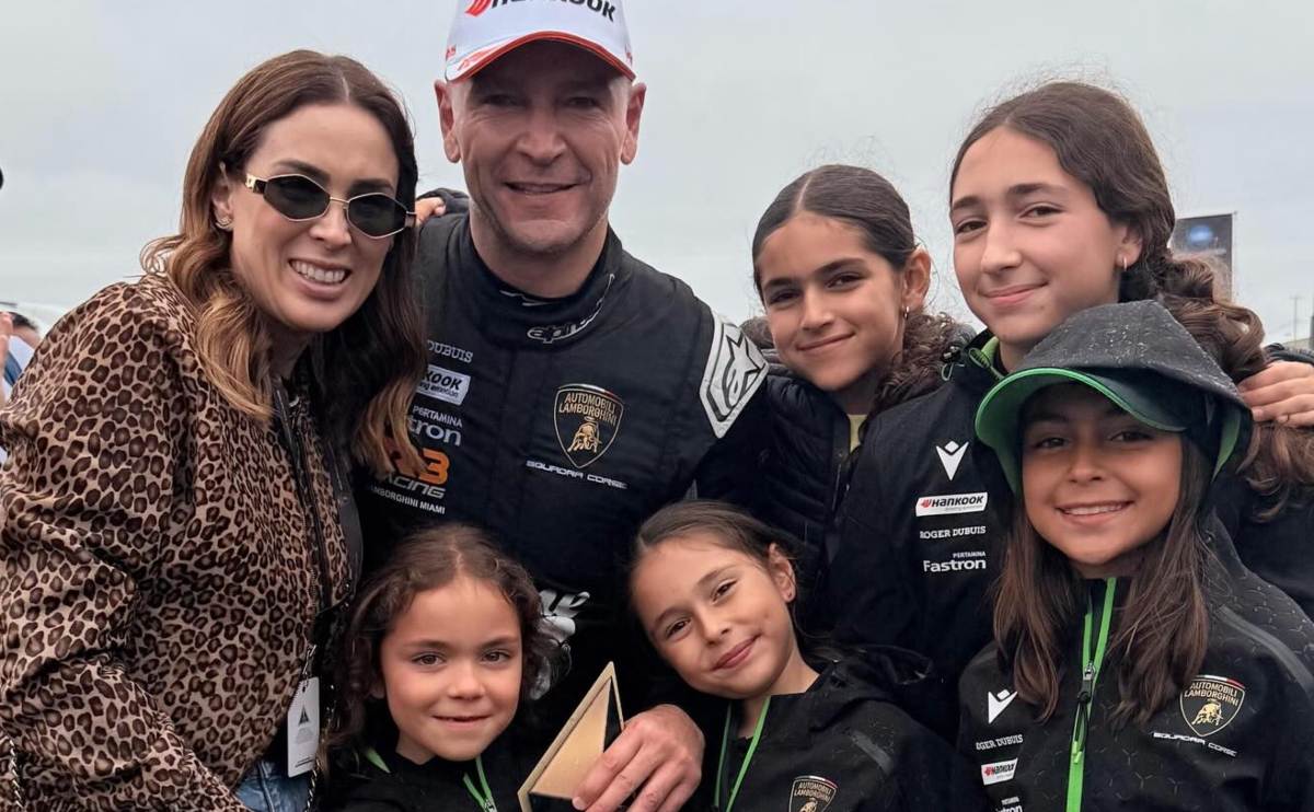 Jacky Bracamontes y Martín Fuentes se despiden de sus hijas antes de su aventura en Europa