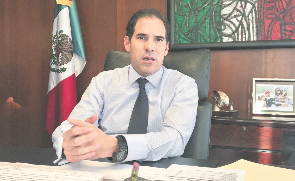 ​Escudero respalda sanciones económicas a funcionarios venezolanos